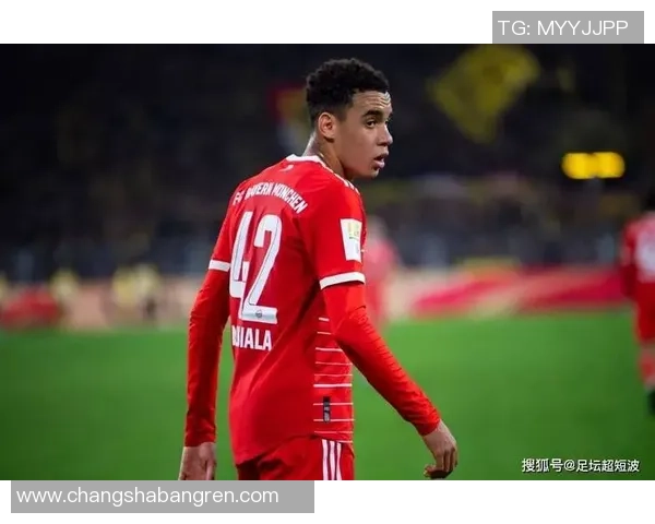 新生代足球明星崛起引领未来赛场风潮与挑战